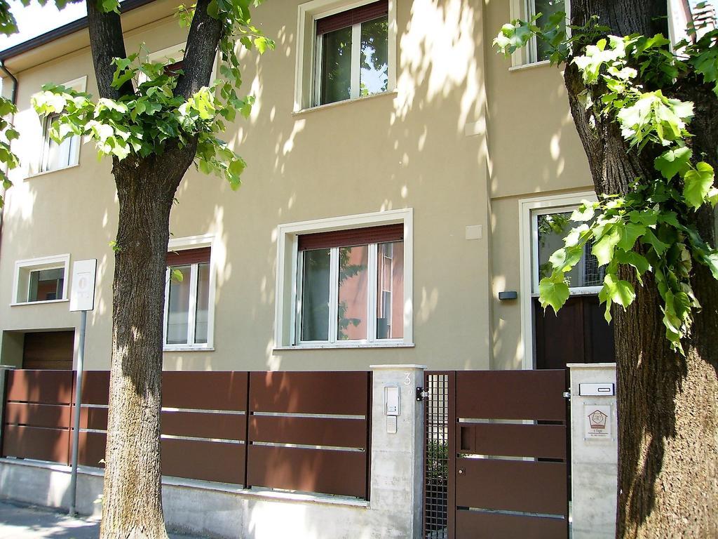 I Tigli Guest House Пьяченца Экстерьер фото